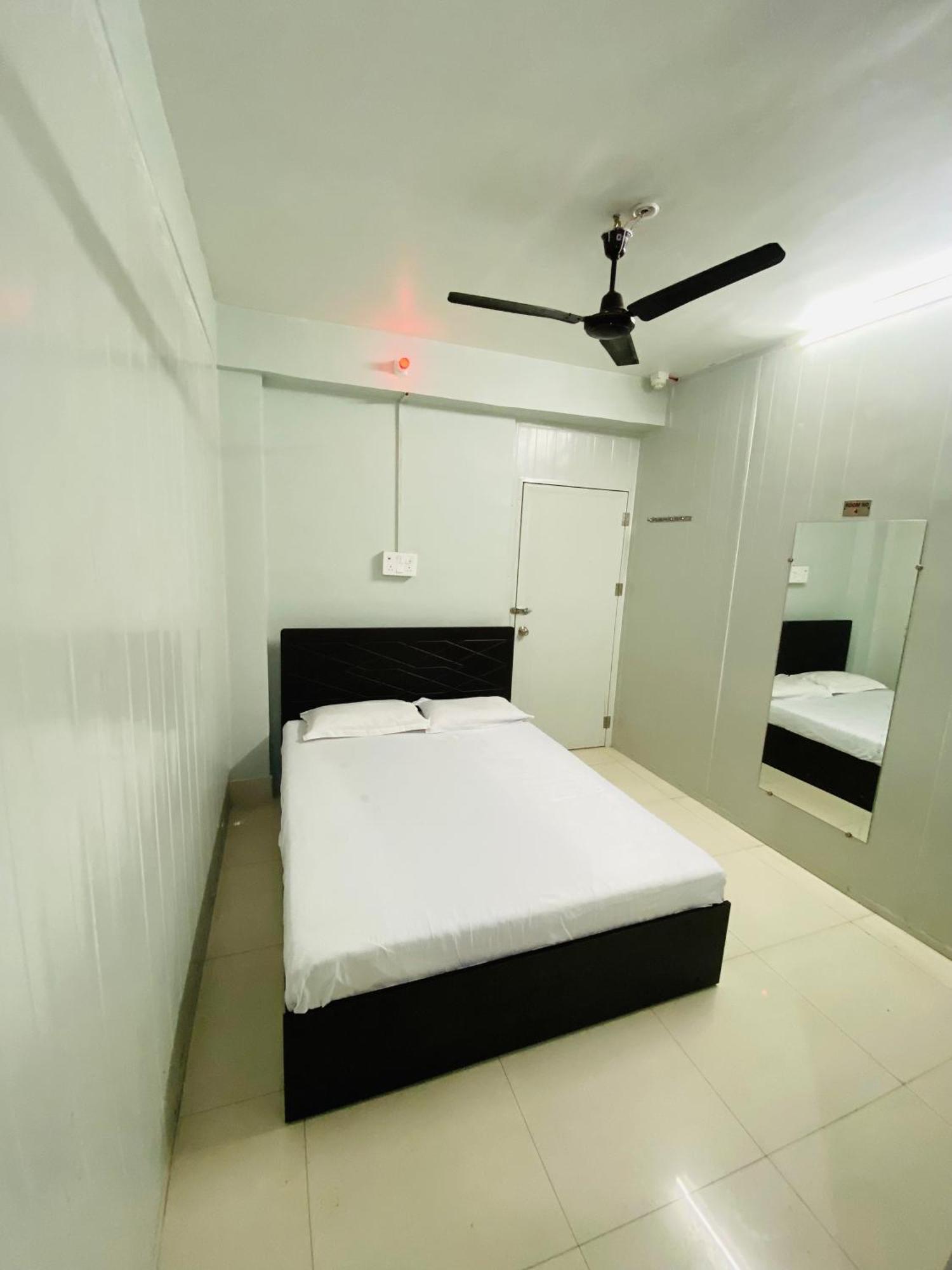 Homestay Ac Dormitory New Delhi Eksteriør bilde