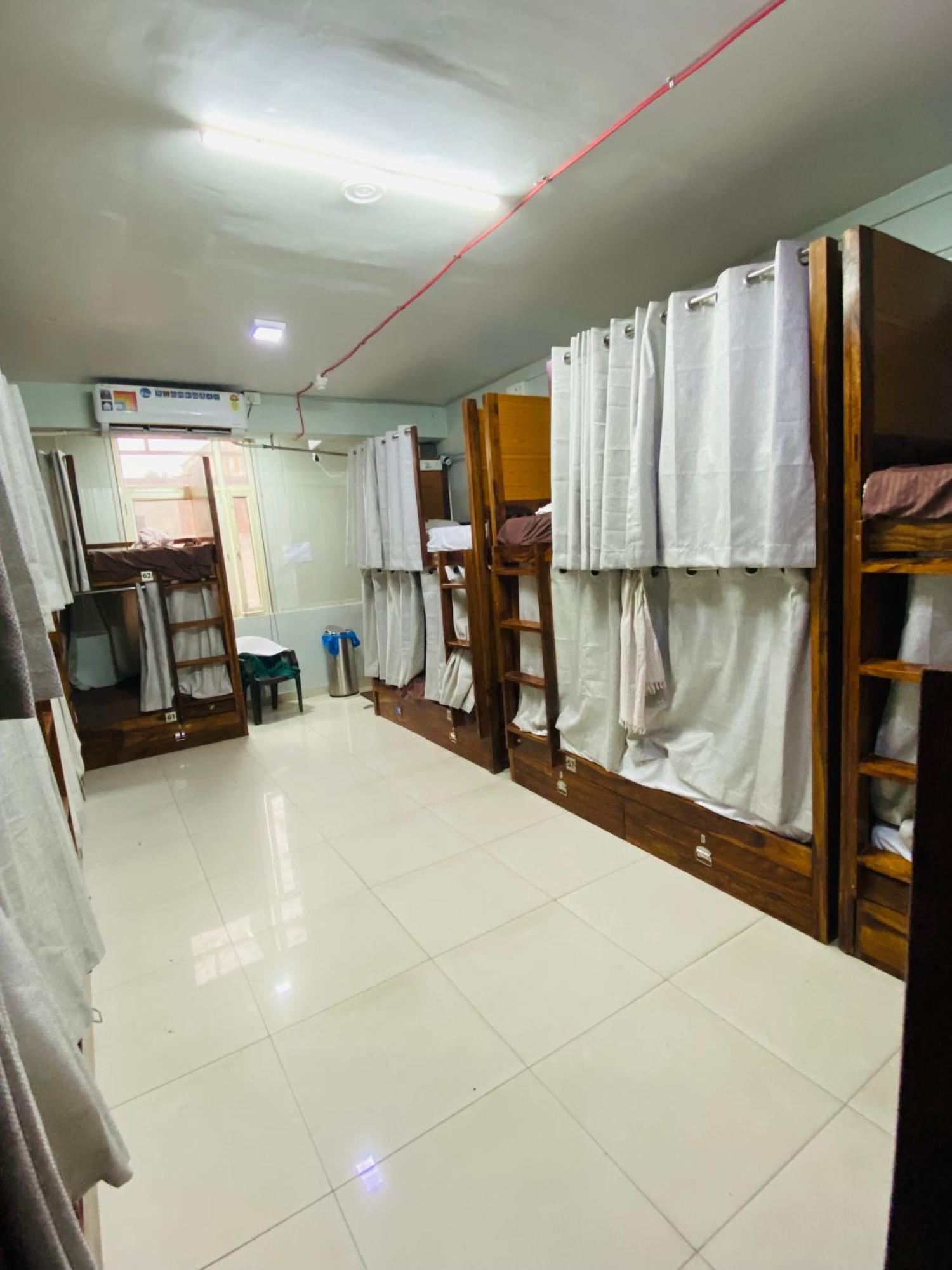 Homestay Ac Dormitory New Delhi Eksteriør bilde