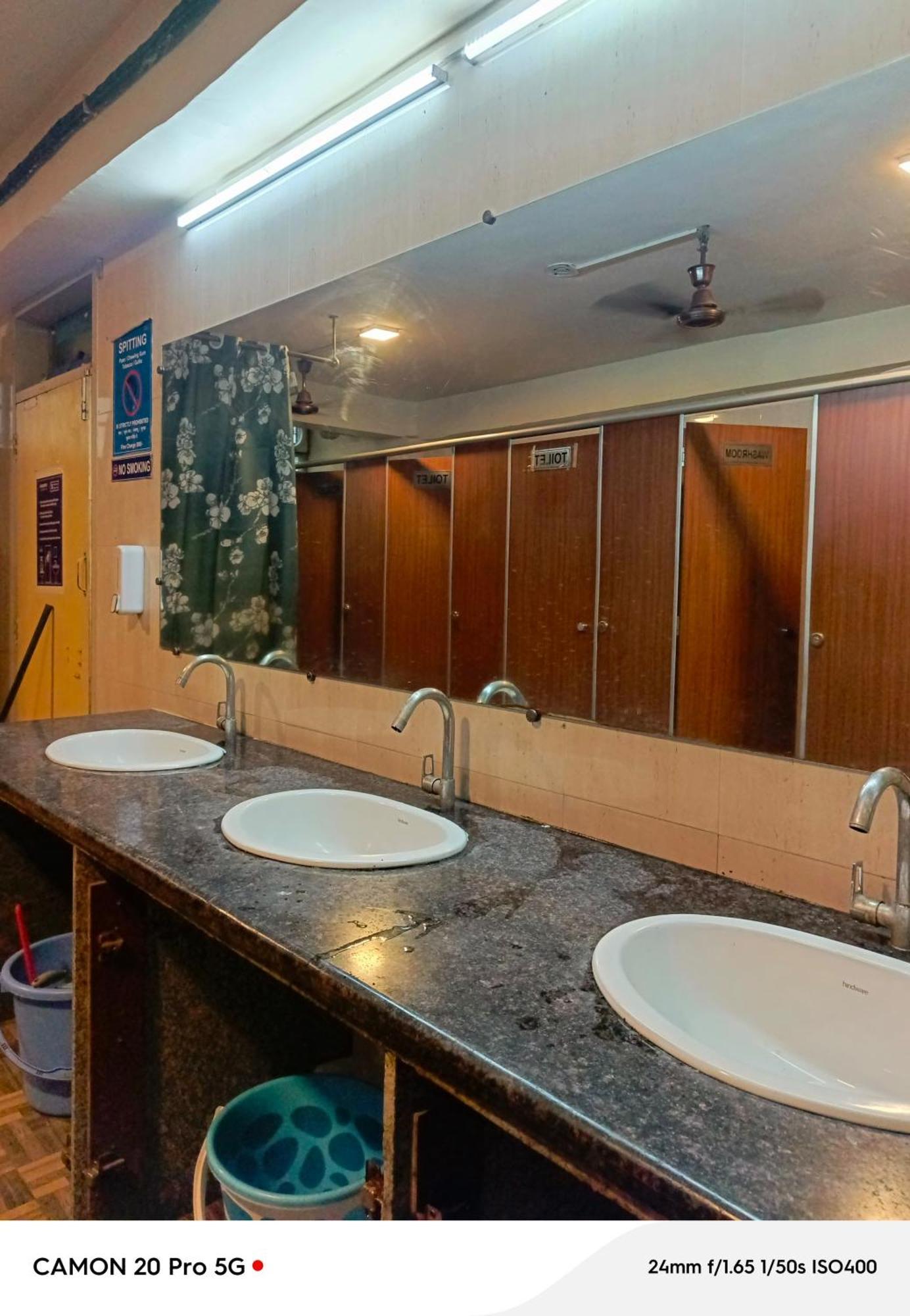 Homestay Ac Dormitory New Delhi Eksteriør bilde